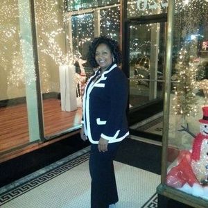 Meet your Posher, Debbie